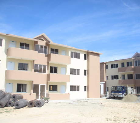 Gobierno invierte más de 28 millones de pesos en terminación  apartamentos en sector Los Novas